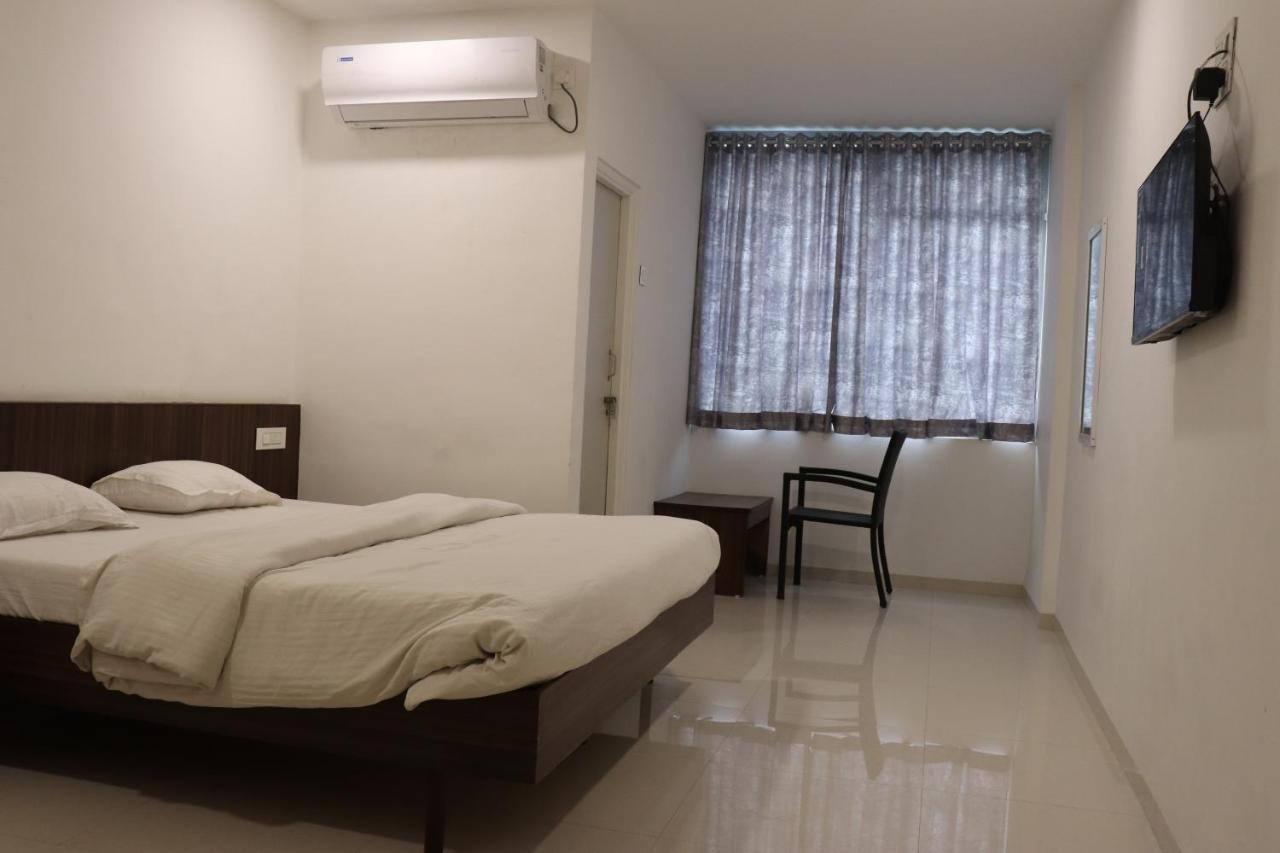 Hotel New Samrat 奥兰加巴德 外观 照片