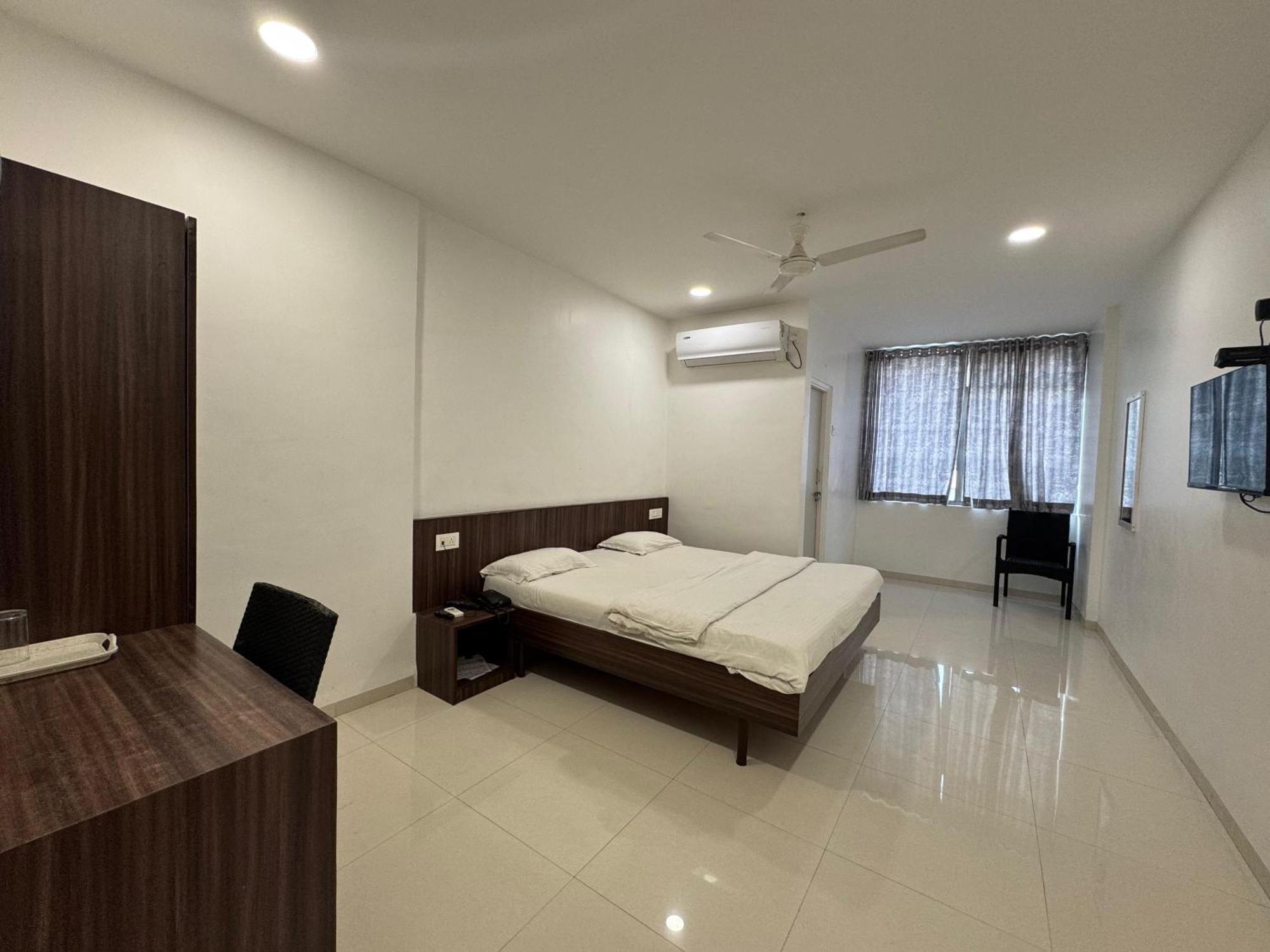 Hotel New Samrat 奥兰加巴德 外观 照片