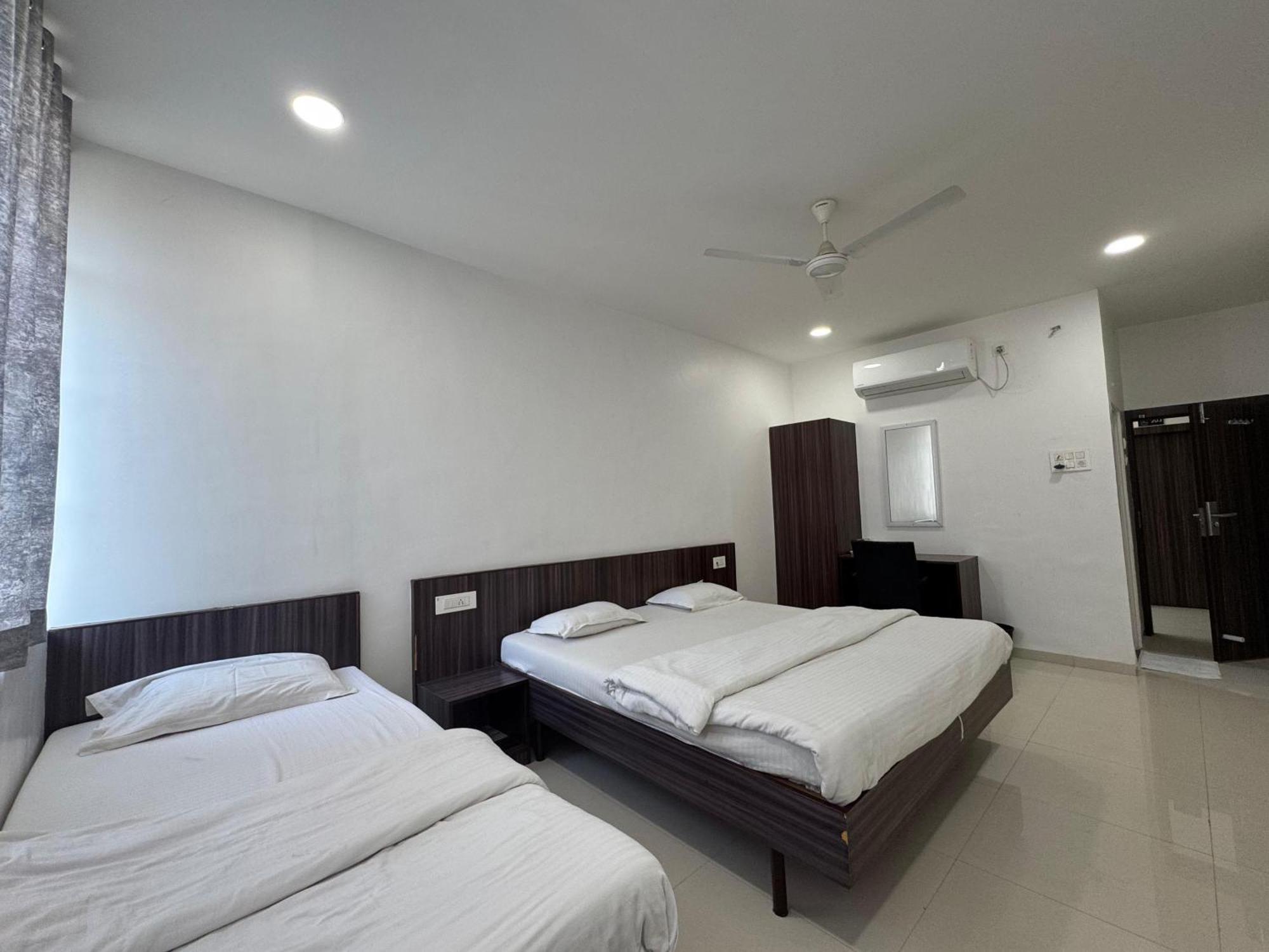 Hotel New Samrat 奥兰加巴德 外观 照片