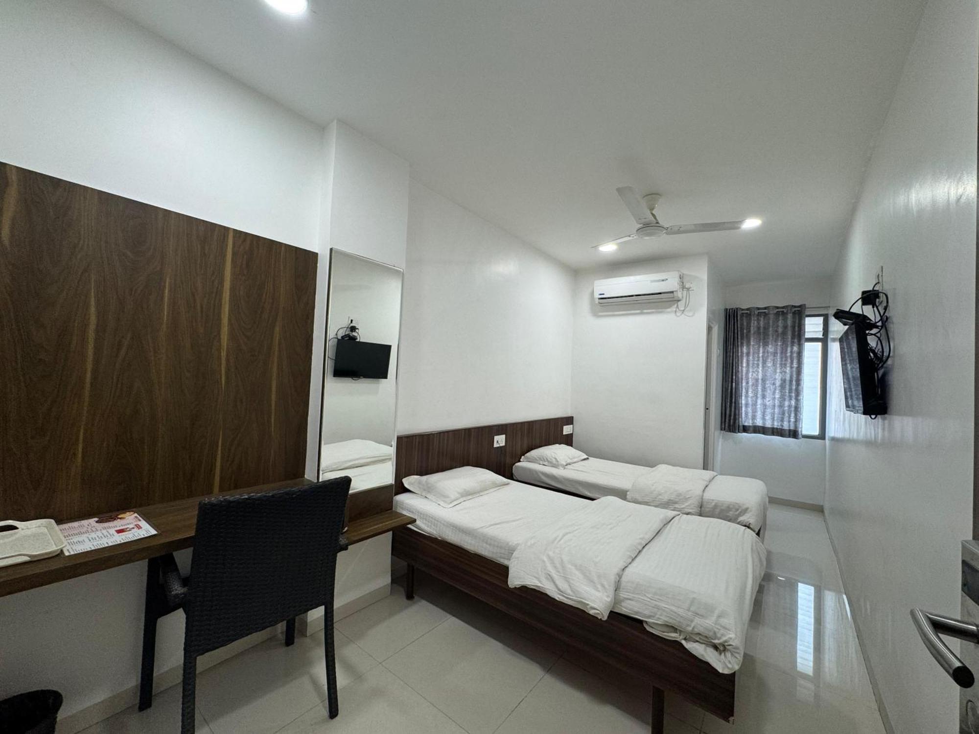 Hotel New Samrat 奥兰加巴德 外观 照片