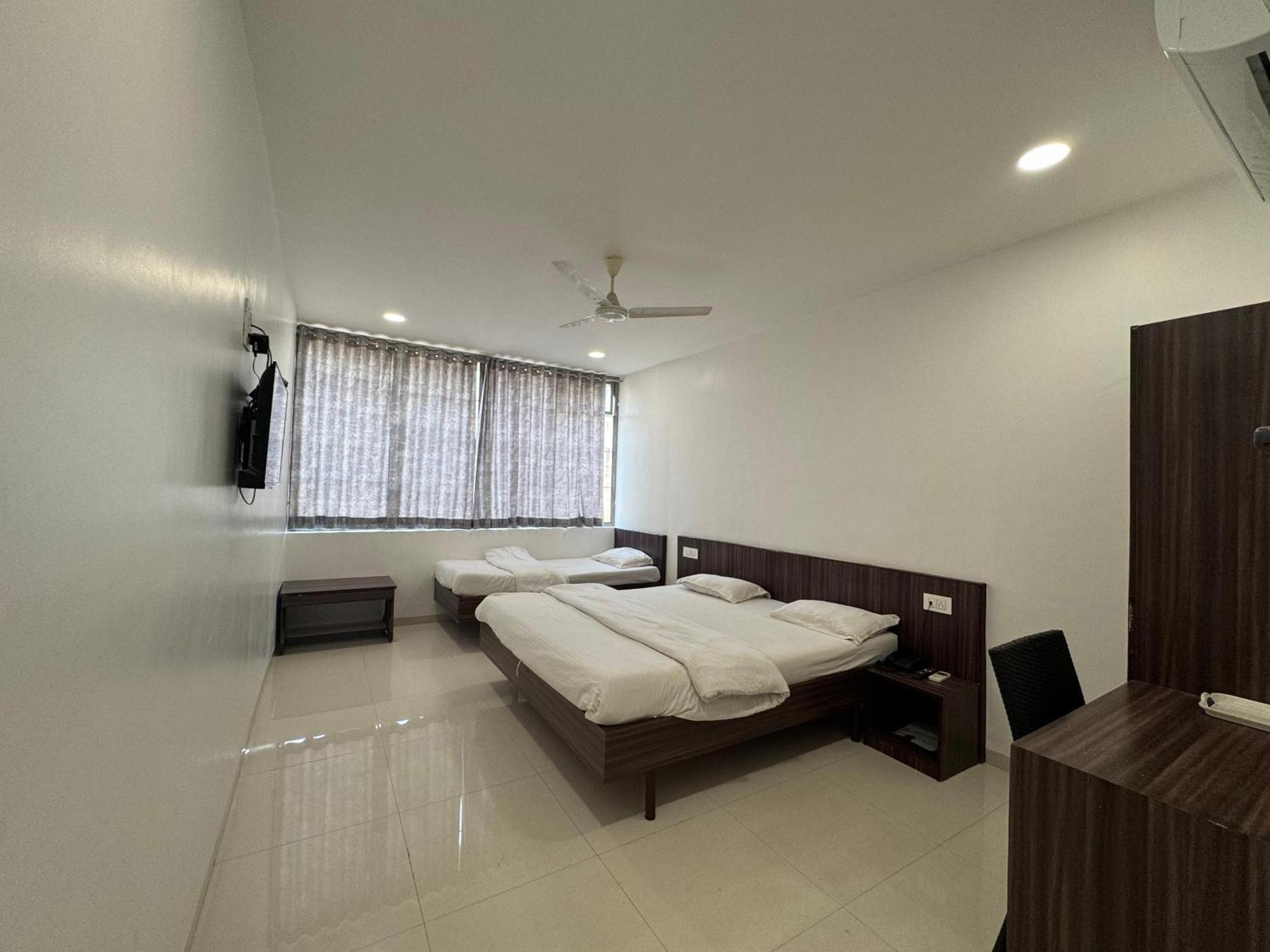 Hotel New Samrat 奥兰加巴德 外观 照片